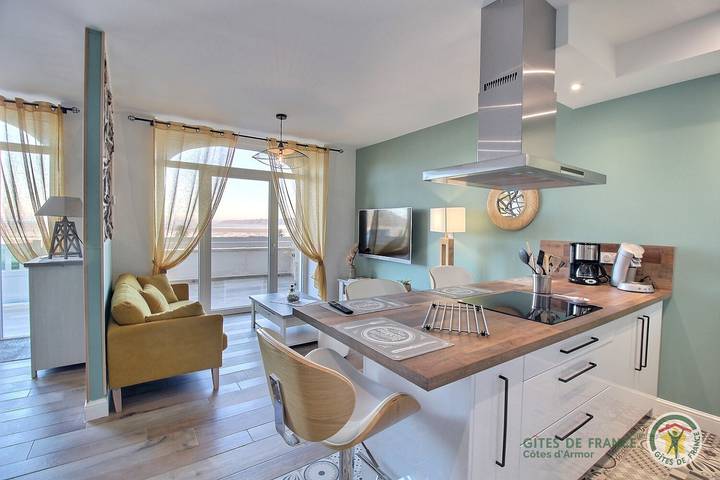 Gîte pour 4 personnes, avec jardin et terrasse à Plestin-les-Grèves - 2