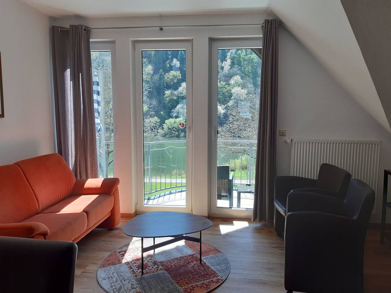 Entire holiday apartment, Haus Moselliebe - 2P. mit Balkon und Moselblick in Ediger-Eller, Cochem-Zell