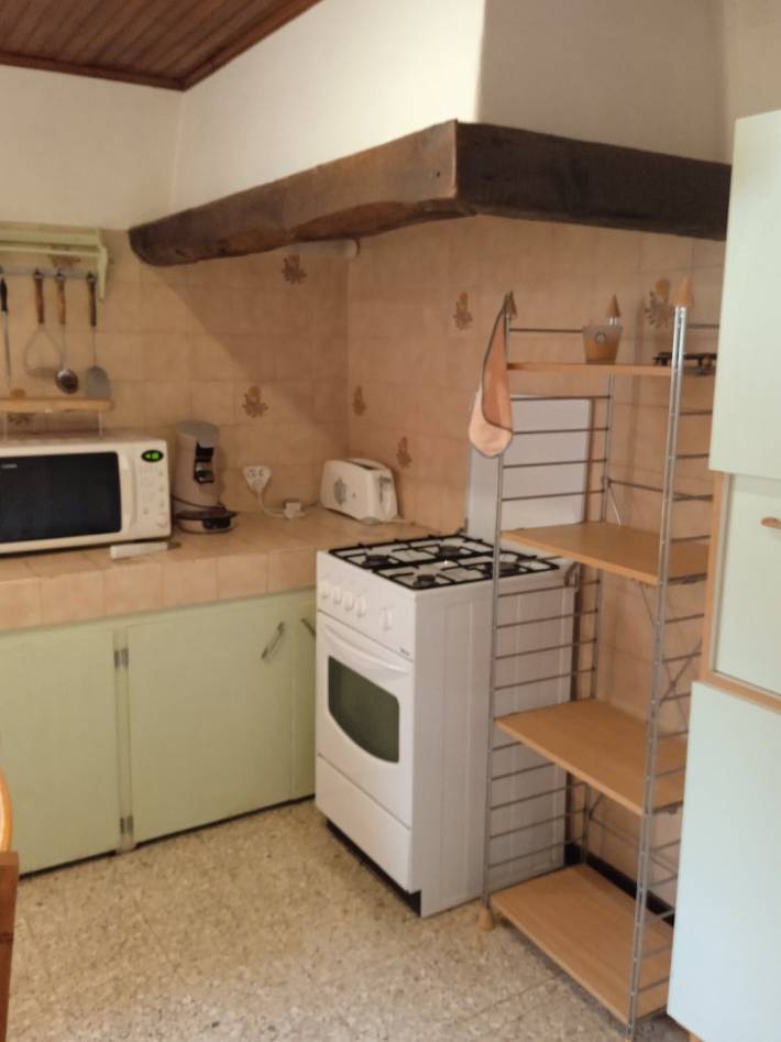 Gîte pour 3 personnes, avec terrasse à La Tour-d'Aigues - 2