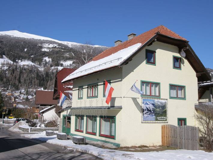 Ferienwohnung für 5 Personen, mit Terrasse und Garten sowie Pool im Lungau
