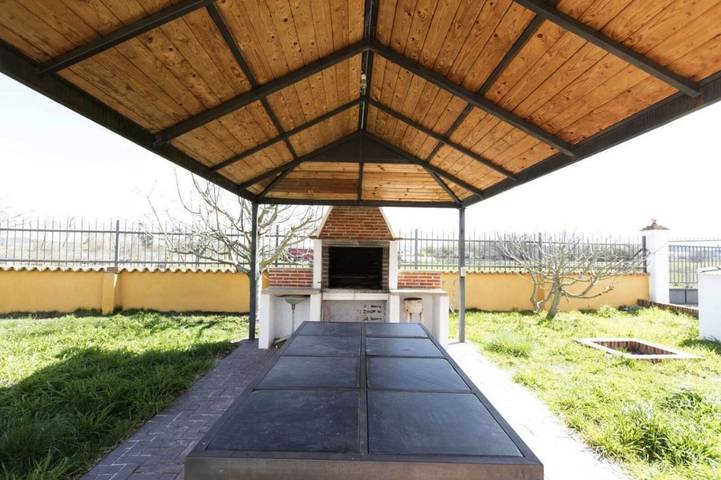 Casa de vacaciones para 8 personas, con jacuzzi además de piscina y jardín en Comarca de Ciudad Rodrigo - 4