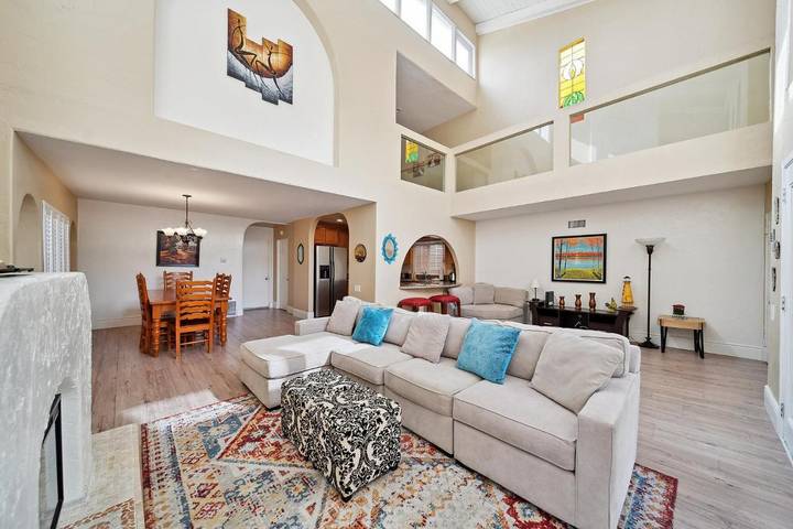 Apartamento para 8 personas, con balcón, Se admiten mascotas en Newport Beach