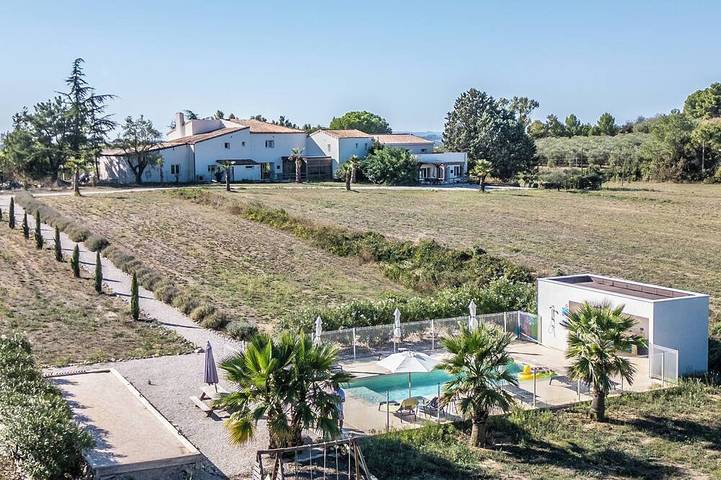 Maison de vacances pour 15 personnes, avec jacuzzi et piscine, animaux acceptés à Béziers