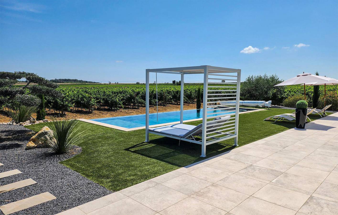 Appartement de luxe avec piscine, parking et WiFi, à 1,5 km de Servian in Servian, Côte méditerranéenne (France)