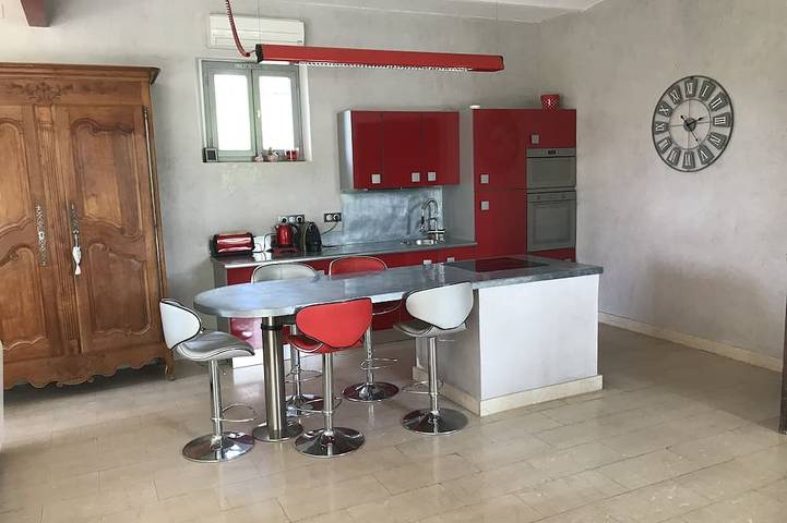 Gîte pour 8 personnes, avec jardin à Cabannes - 4