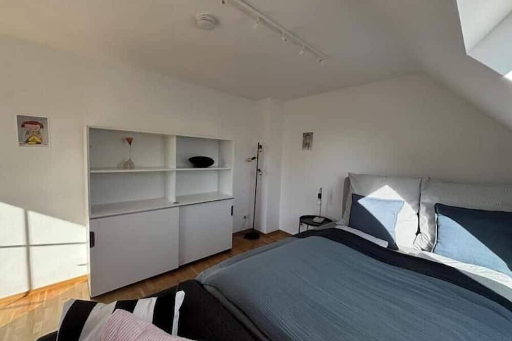 Ganze Wohnung, Moderne Ferienwohnung mit Seeblick & Balkon am Ammersee in Herrsching am Ammersee (Stadt), Herrsching