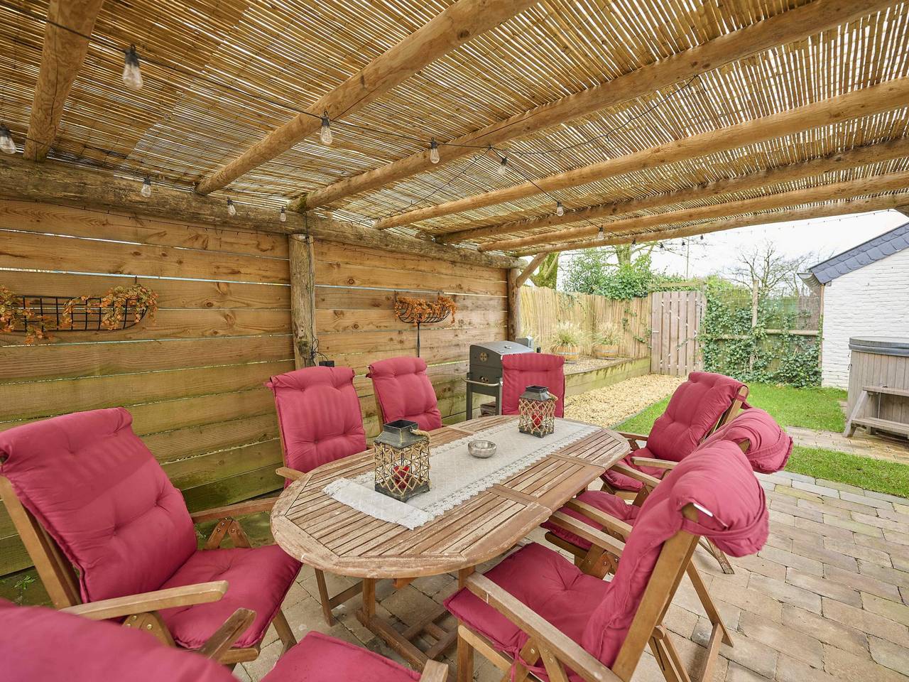 Familienhaus mit privatem Garten und Whirlpool in Limburg (Niederlande)