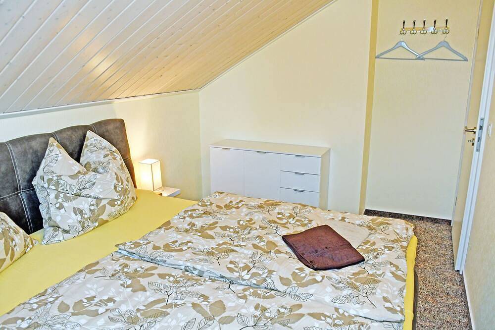 Ganze Wohnung, Trenter Fewo mit Sonnenterrasse in Trent, Rügen