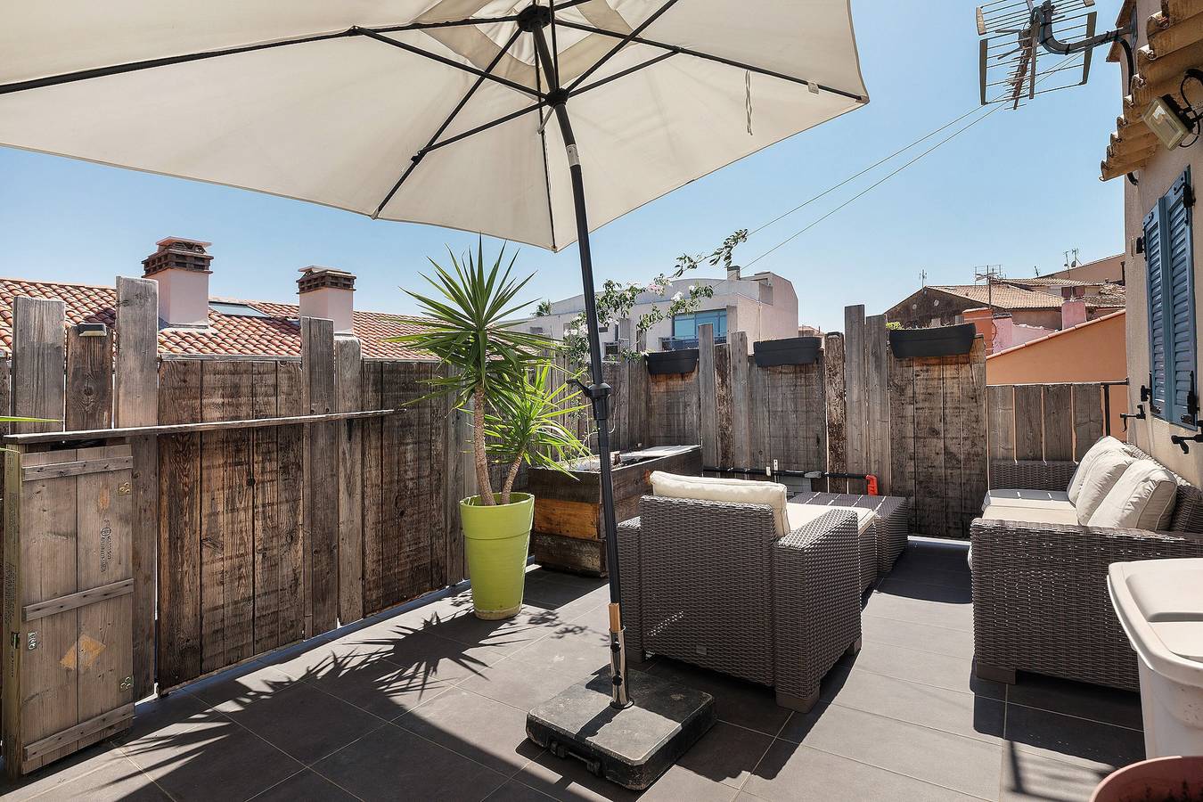 Appartamento intero, Appartamento 'Appartement Terrasse Sur Le Port' con terrazza privata, balcone e Wi-Fi in La Seyne-sur-Mer, Costa mediterranea (Francia)