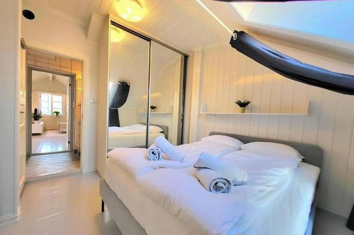 Mercury House – Views of Nidaros Cathedral, free parking, and a central location in Trondheim