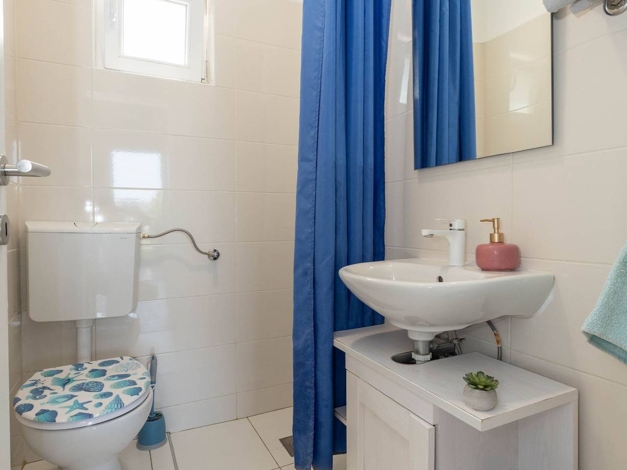 Holiday Home Sanda - Four Bedroom Holiday Home with Terrace in Donji Karin, Zadar