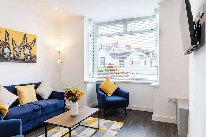 Vacation rental for 5 people, with balcony in Mumbles