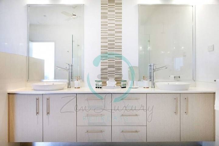 Holiday rental for 9 people, with balcony and pool in Darwin