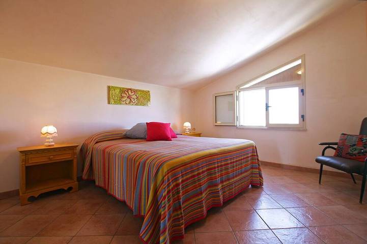 Spacious Villa with Garden, Wifi, A/C, Outdoor kitchen, short walk to the Sea in Piana Calzata, Campofelice di Roccella