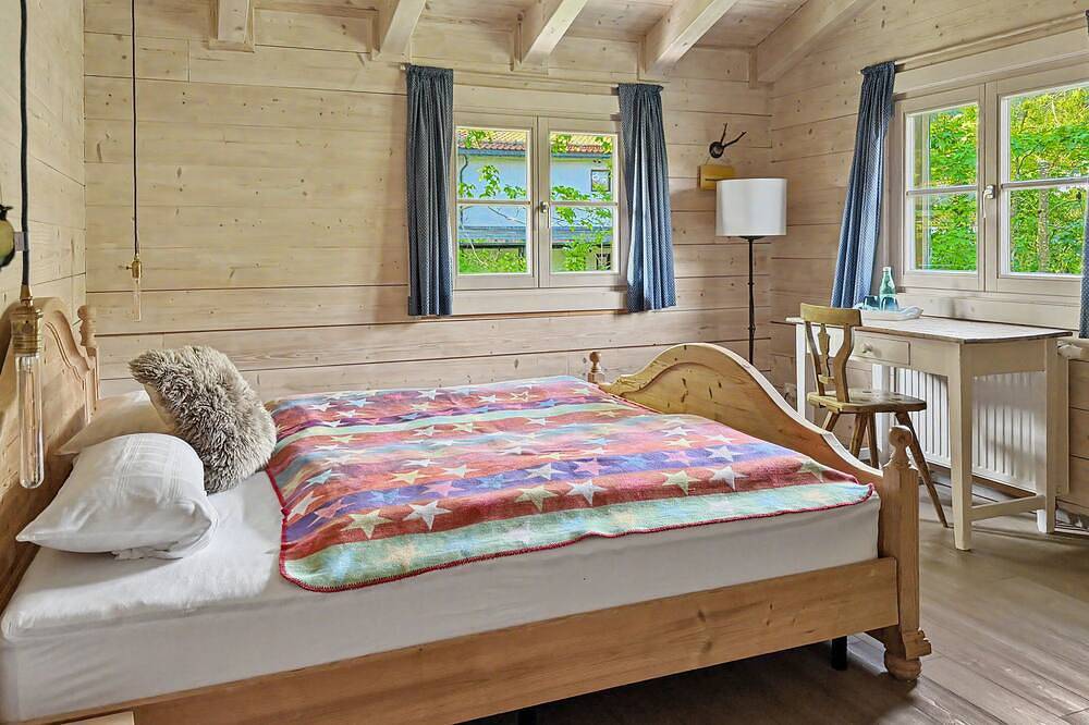 Schlierseealm - Malerisches Holzhaus in Seenähe mit Sauna und Kamin in Schliersee, Spitzingsee