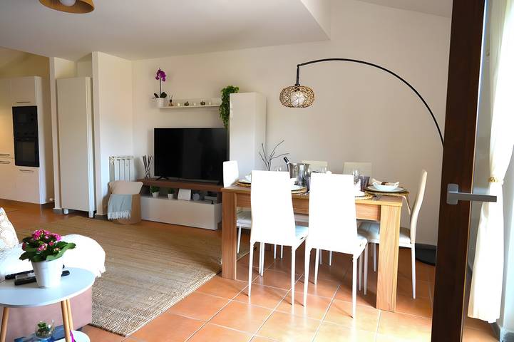 Villa 'Jannuzzi House' con Vista Lago, Wi-Fi e Aria Condizionata in Bracciano, Lago di Bracciano