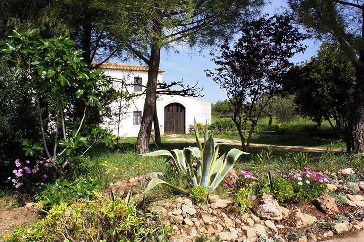 Gîte pour 10 personnes, avec jardin dans San Martin Sarroca