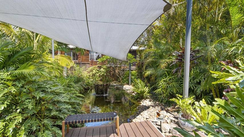Holiday home for 12 people, with garden and balcony, with pets in Pearl Beach