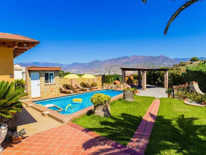 Chalet para 4 personas, con Terraza además de Jardín y Piscina en Motril