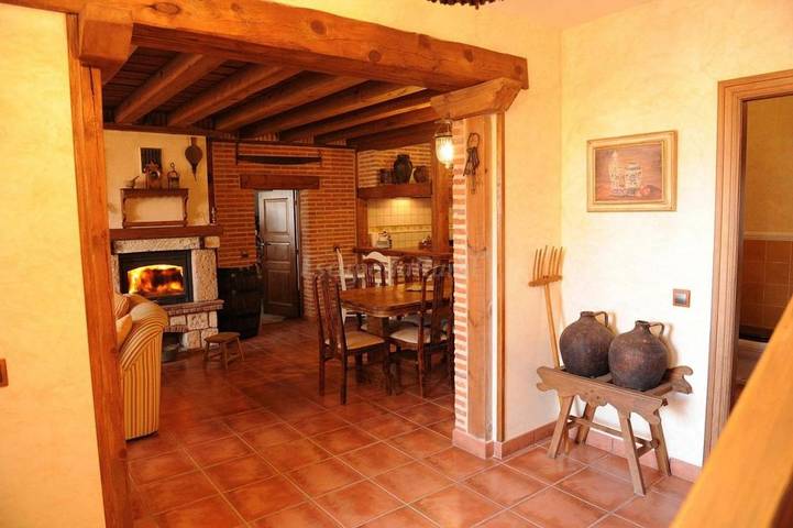 Apartamento para 8 personas, con Jacuzzi además de Terraza y Vistas en Otero de Herreros