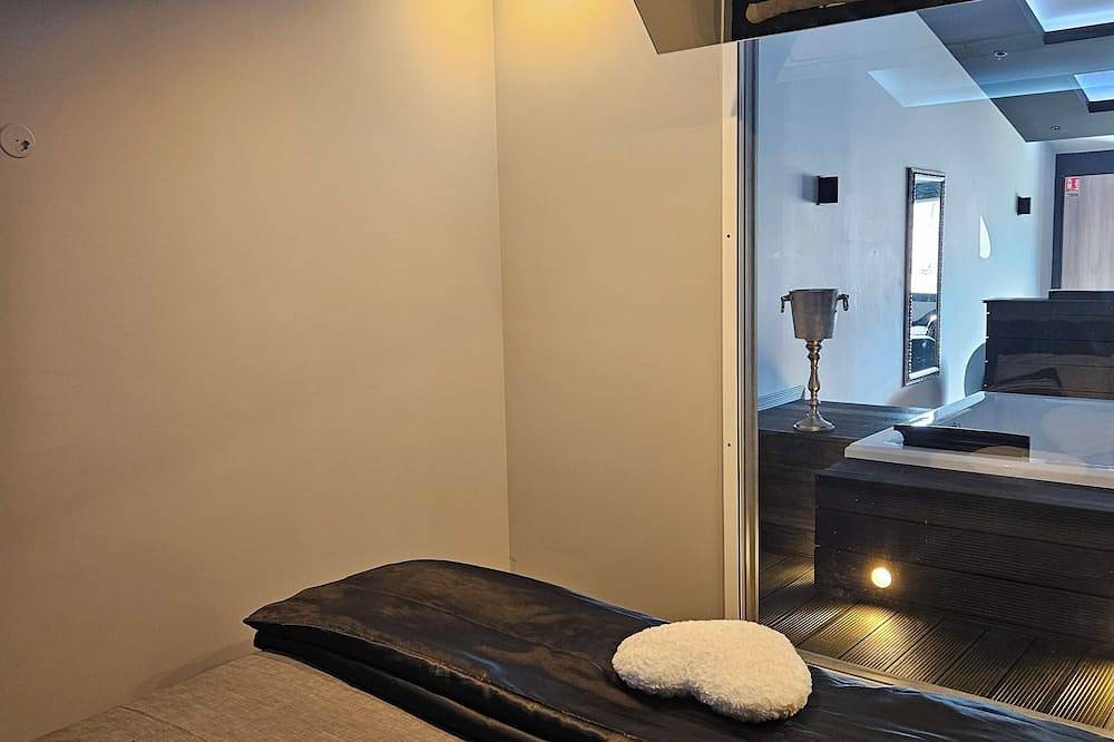 Apartamento entero, Love Room Le Jardin D'Éden in La Motte-Servolex, Chambéry region