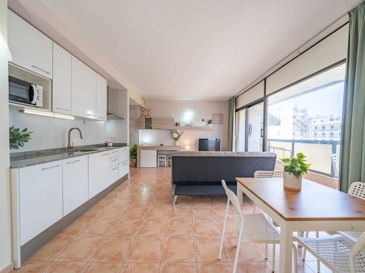 Geheel appartement, Vakantieappartement voor 3 personen met balkon in Malgrat de Mar, Costa del Maresme