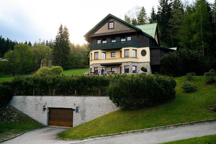 Dom gościnny dla 5 osób, z sauna i ogród oraz widok i basen w Szpindlerowy Młyn