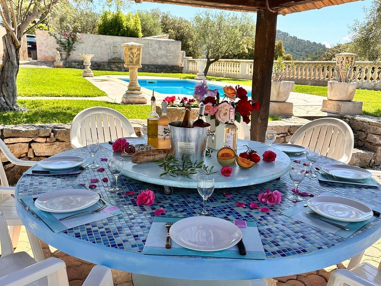 Beheizter Pool ab Mitte April in Cabasse, Región Brignoles