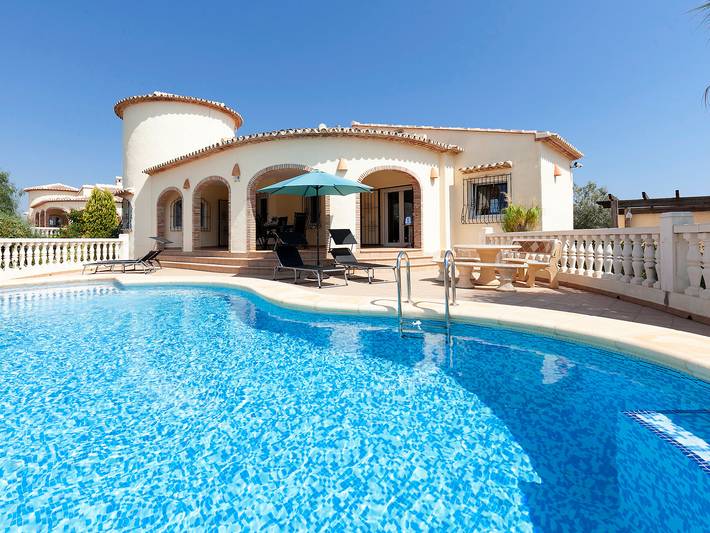 Casa de vacaciones para 5 personas, con piscina además de jardín y vistas - 1