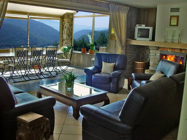 Gîte pour 6 personnes, avec jardin et terrasse à Ercé - 4