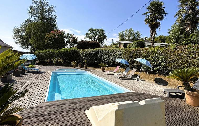 Gîte pour 2 personnes, avec piscine ainsi que terrasse et jardin, animaux acceptés dans Béarn - 4