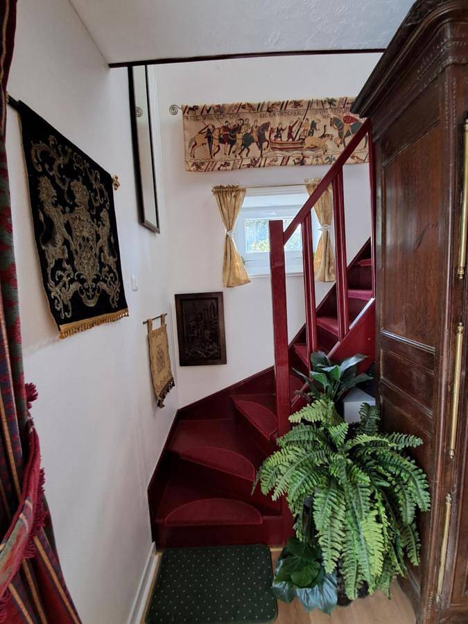 Gîte pour 7 personnes, avec terrasse et vue, adapté aux familles dans Souleuvre-en-Bocage - 2