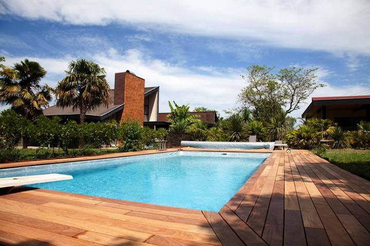 Location de vacances pour 2 personnes, avec Terrasse ainsi que Jardin et Piscine à Fargues-Saint-Hilaire