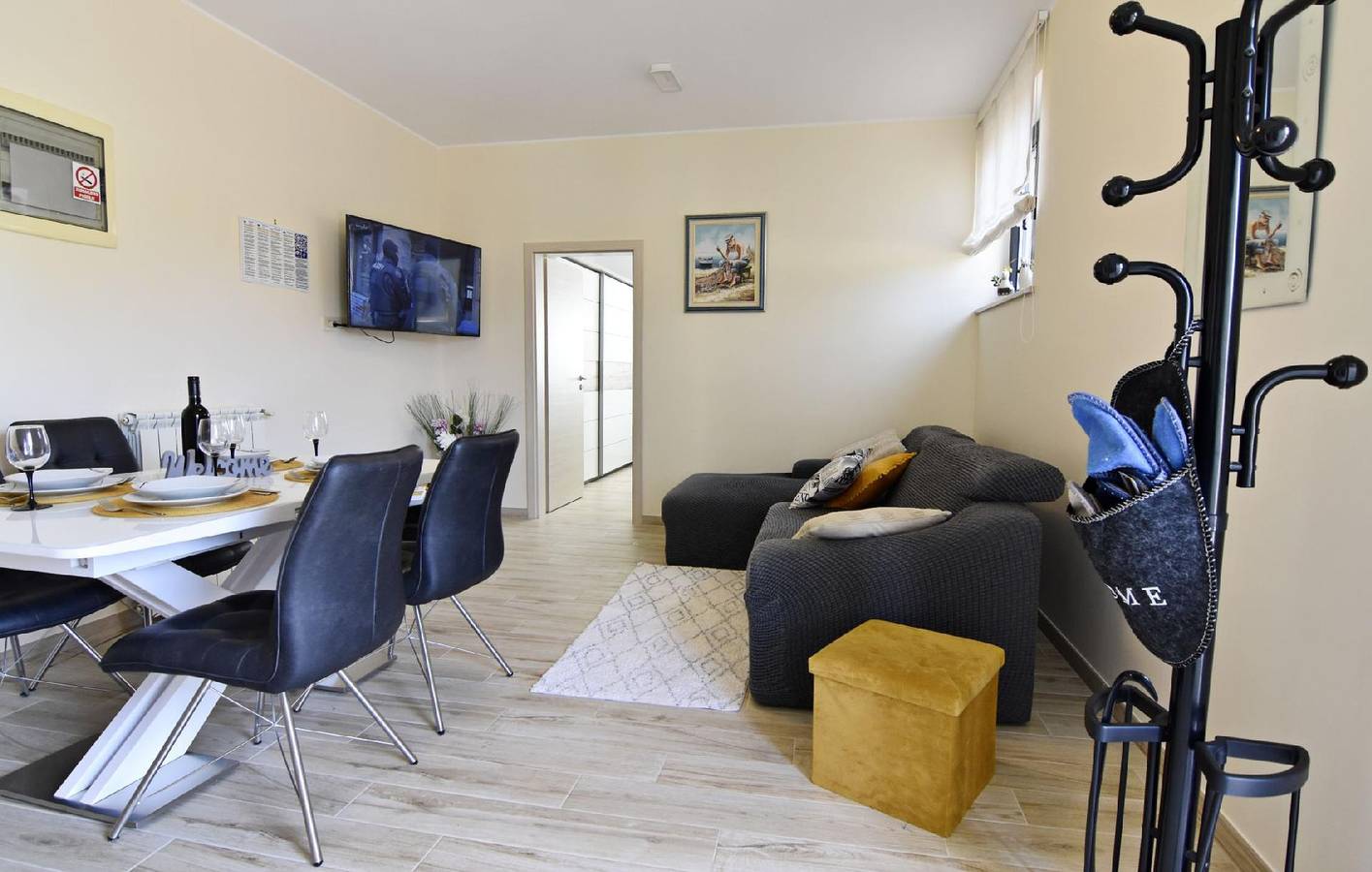 Entire holiday apartment, Charming new apartment with terrace near the sea Enea 2 in Umag, Umag Region