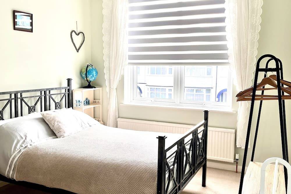Ein schönes, geräumiges Haus mit 2 Schlafzimmern für bis zu 5 Personen. Eigene Einfahrt. in Whitstable, Kent