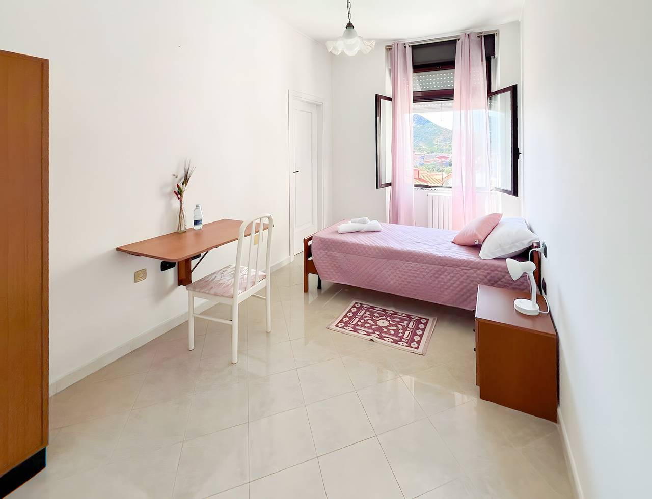 Camera singola con bagno privato in Gonnesa, Iglesiente