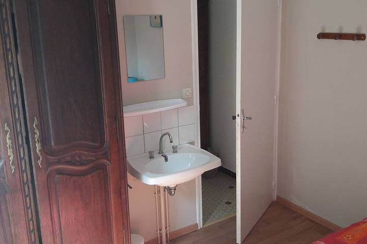 Location de vacances pour 9 personnes, avec terrasse et jardin à Mervent - 2