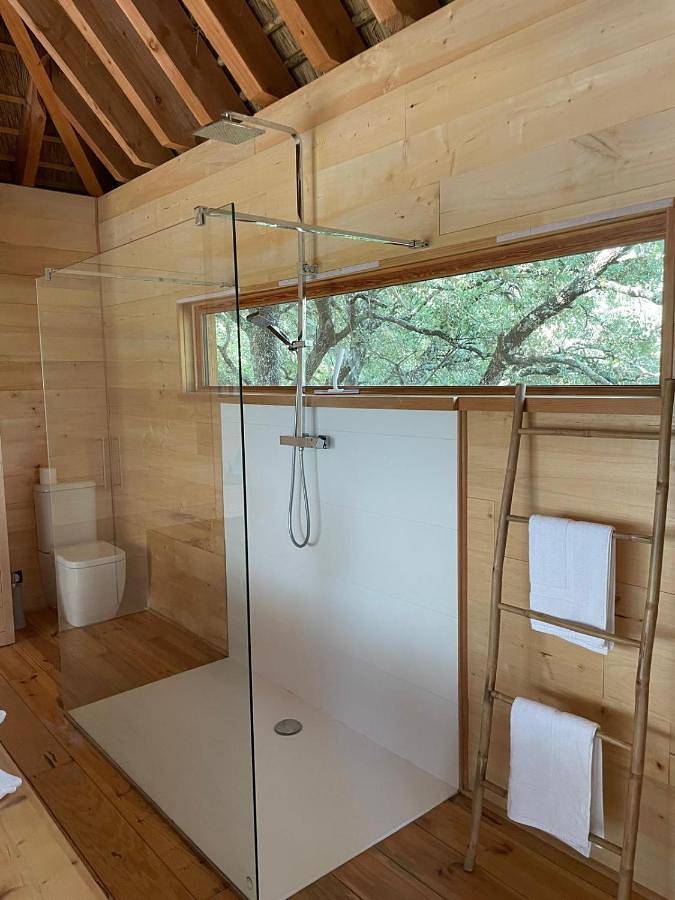 Gîte pour 2 personnes, avec vue ainsi que piscine et jardin à Villevieille - 3