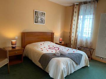 Hôtel pour 17 personnes, avec jardin, animaux acceptés à Épaignes