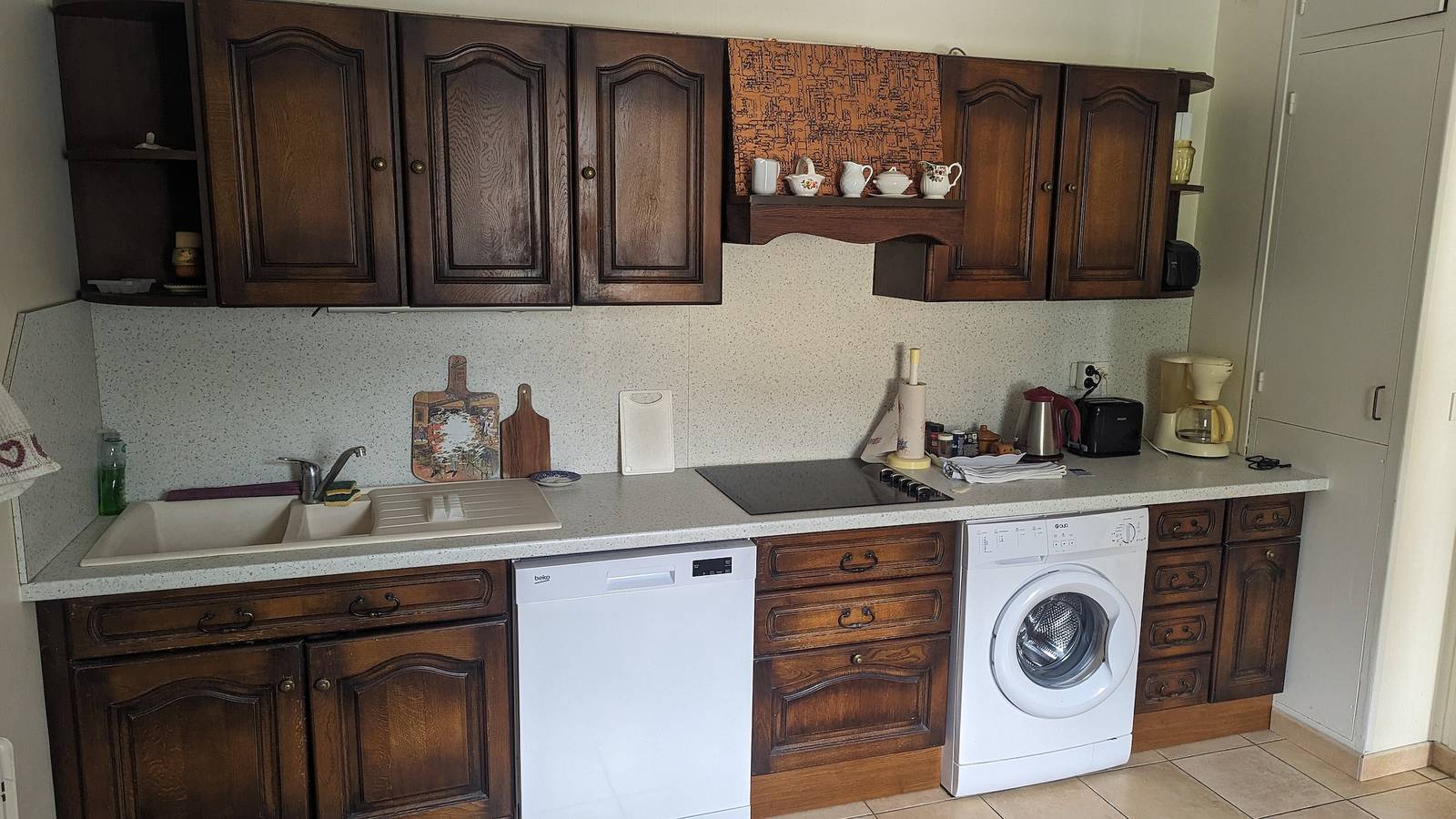 Apartamento entero, Apartamento 'Appartement Rochenoir' con vistas a la montaña, terraza privada y Wi-Fi in Saint-Jean-de-Maurienne, Región de Saint-Jean-de-Maurienne