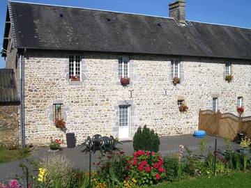 Gîte pour 4 personnes, avec jardin à Heugueville-sur-Sienne