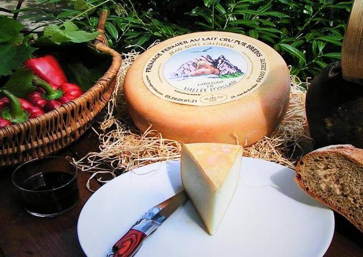 Gîte pour 6 personnes, avec terrasse à Izeste - 2