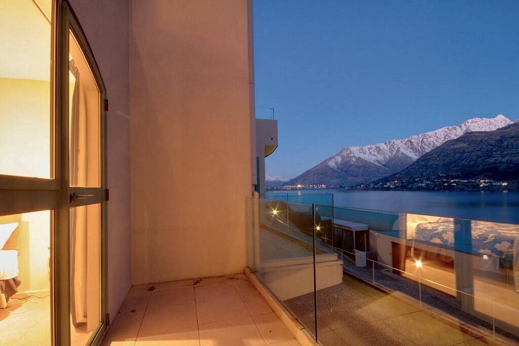 Ganze Wohnung, Blick auf den See | Großzügiger Balkon | Bequem und bequem in Queenstown, Otago