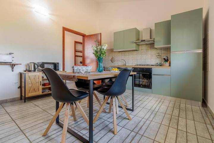 Gîte pour 4 personnes, avec Balcon et Terrasse ainsi que Jardin et Vue à San Nicolò d'Arcidano - 4