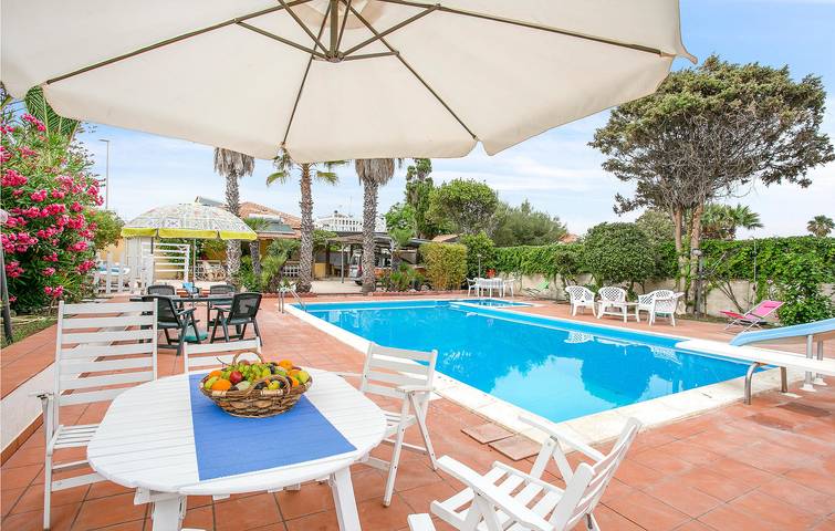 Retiro junto al mar con piscina y cocina americana - 2,5 km de la playa in Marina di Modica, Módica