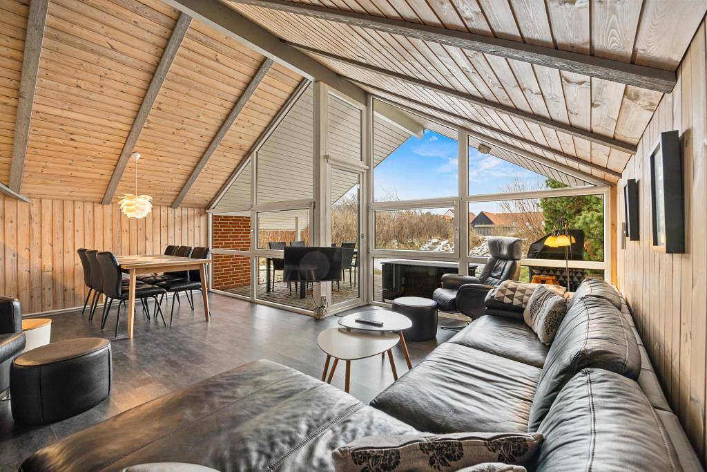 Zentral gelegenes Ferienhaus mit Whirlpool und Sauna in Henne, Varde
