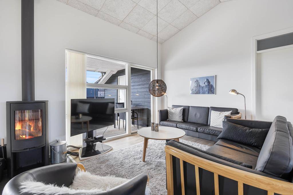 Ferienhaus mit überdachter Terrasse und Wärmepumpe in Nørre Lyngvig, Hvide Sande