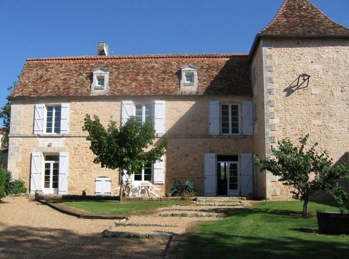 Gîte pour 14 personnes, avec piscine ainsi que jardin et terrasse dans Parc naturel régional Périgord-Limousin - 3