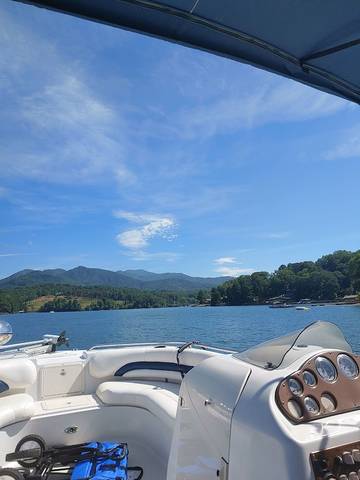 Vacation House for 6 Guests in Blue Ridge Mountains, North Carolina, Picture 4