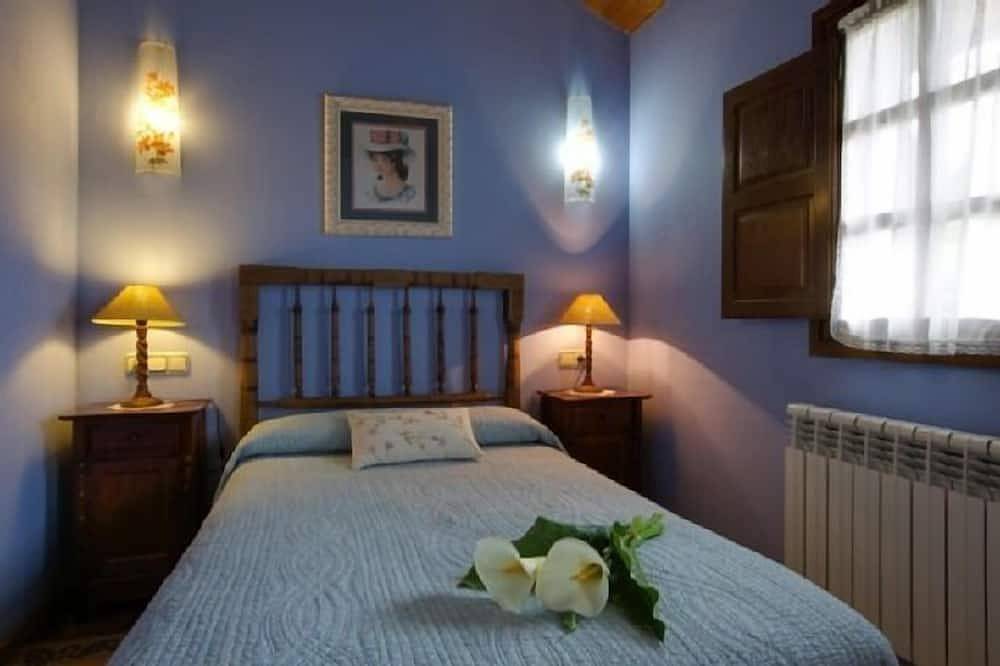 Casa La Cuesta full rural accommodation in Oviedo for 6 guests in Oviedo, Chaîne Cantabrique